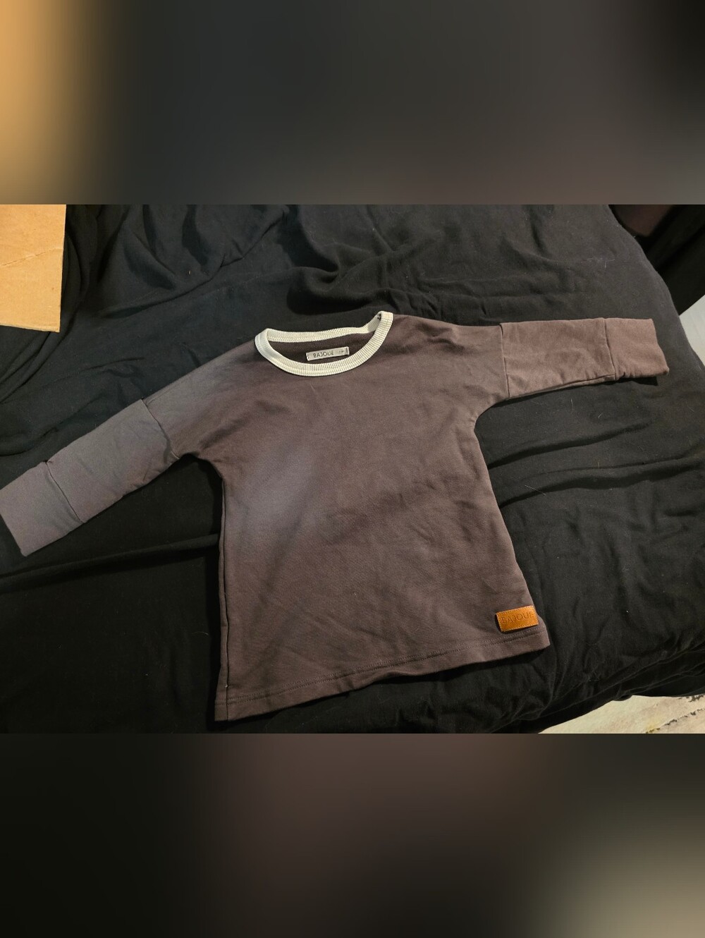 Bajoue Kids Long-Sleeve Crewneck Shirt in Brown with Cream Trim 1-3ans